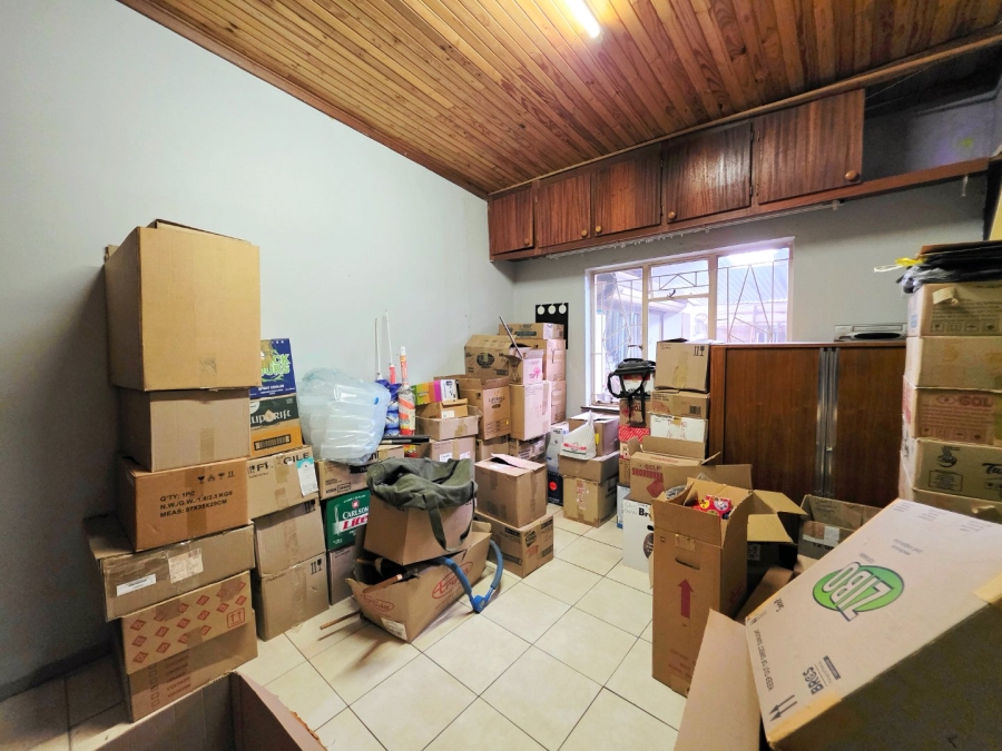6 Bedroom Property for Sale in Brandwag Free State